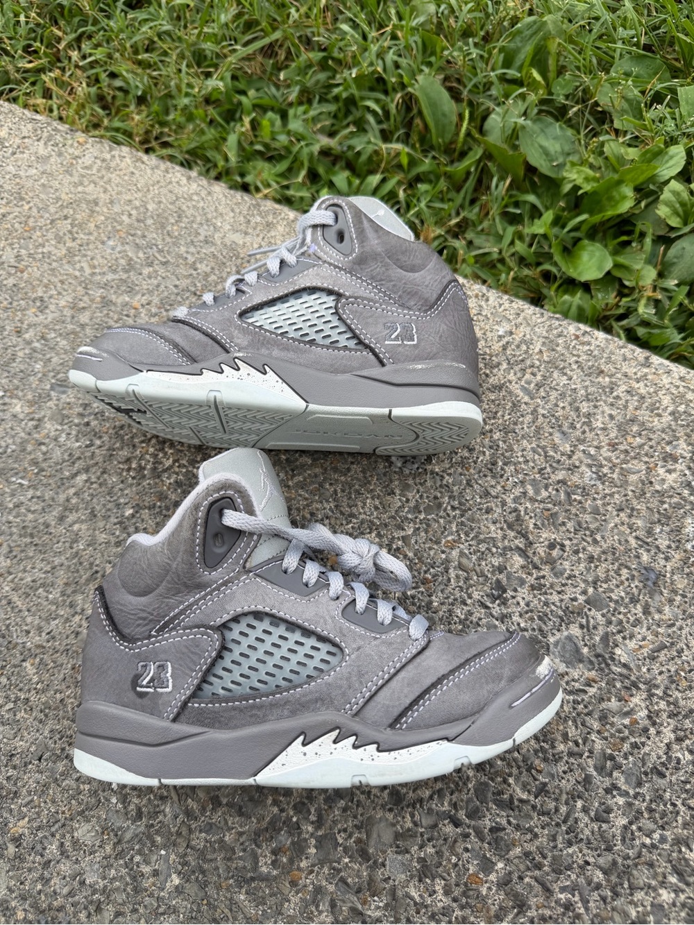 Kids Gray Basketball Sneakers - Jordan 5 Wolf Grey